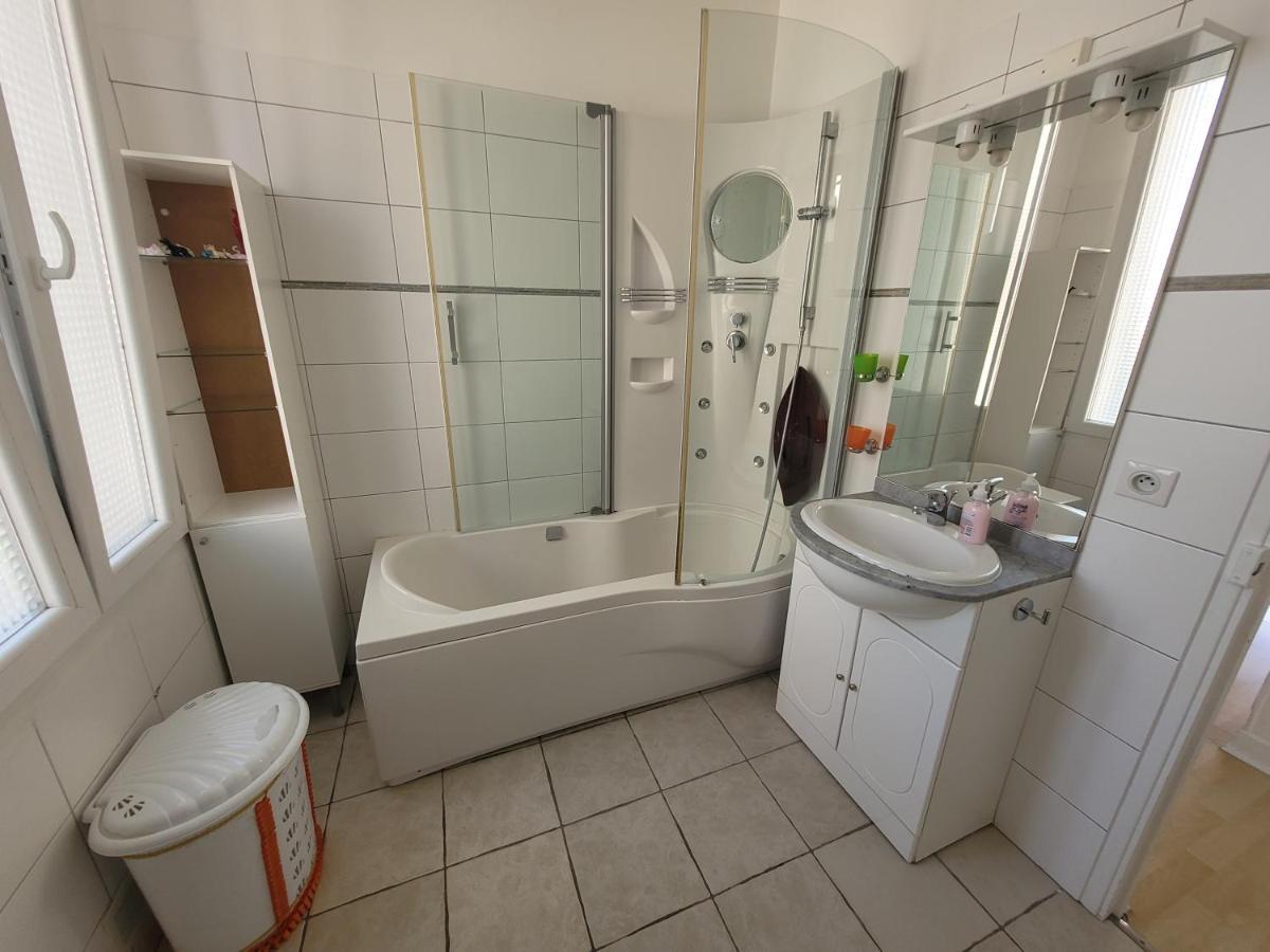 Villa La Desiree - Haut De Villa, 68M2, 8 Personnes Max, Climatise, 4 Etoiles, 120M2 De Jardin Et Parking, Wifi, Vu Mer Antibes Luaran gambar